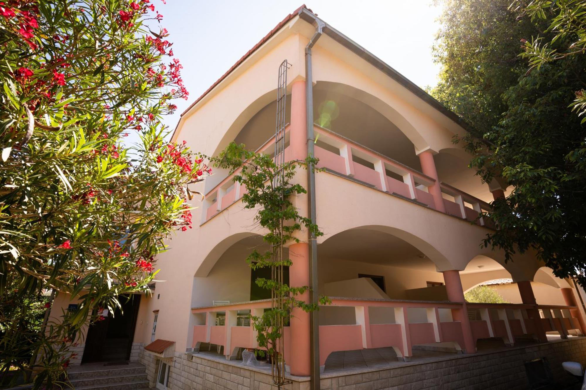 Villa Barbara Oasis Central Suite With Terrace Novalja Exterior photo
